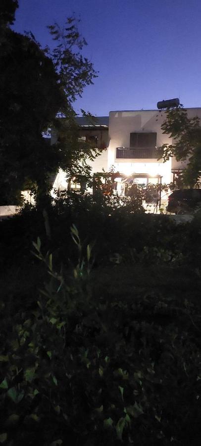 Appartamento Ο Μπαξεσ Livadi  Esterno foto